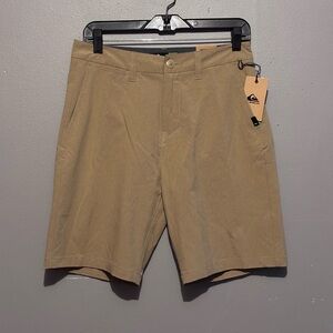 NWT Men’s Quiksilver Khaki Amphibian Walkshorts